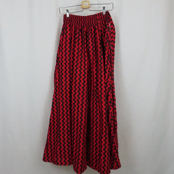 Gorgeous Red and Black Mexican Dancer Circle Flare Skirt - Picture 7 of 12